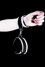 Load image into Gallery viewer, Light Bondage Handcuffs
